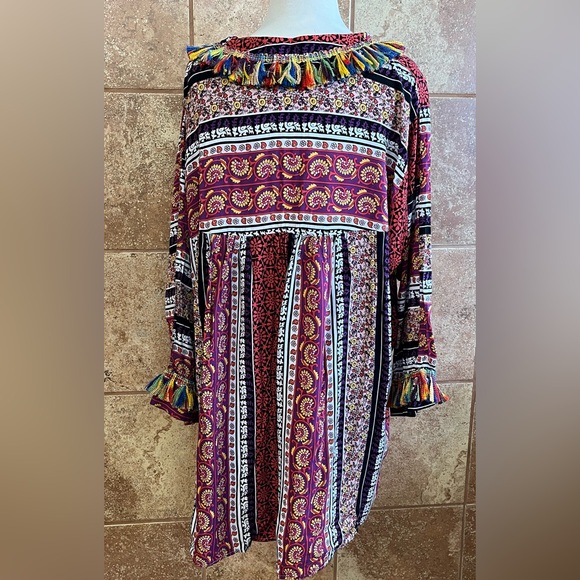 Velzera Colorful Tunic With Yarn Fringe Size L (oversized) - Picture 3 of 11